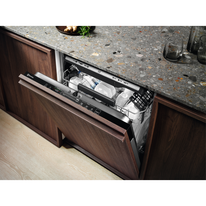 Electrolux - Trauku mašīna 60cm - EEM69310L