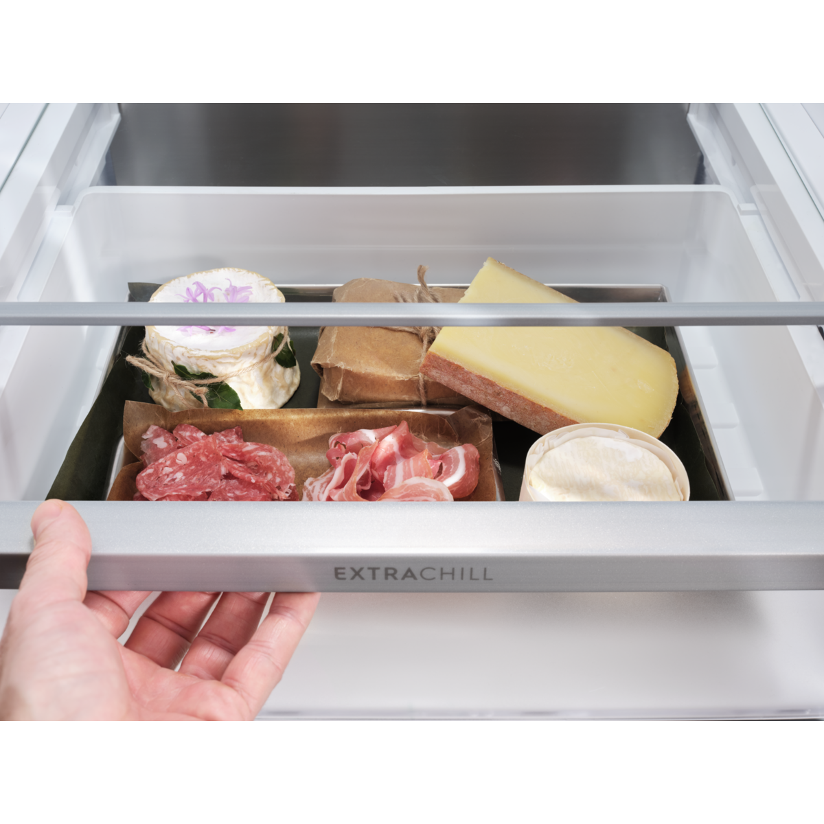 Electrolux - Iebūvējams ledusskapis ar saldētavu - E6MNTE18S