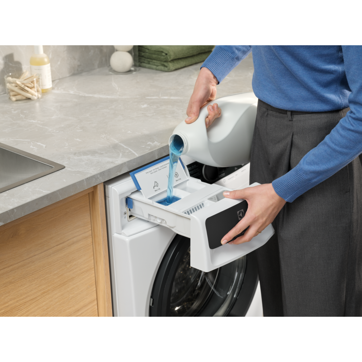 Electrolux - Priekšas ielādes veļas mašīna - EW8F5417ACE