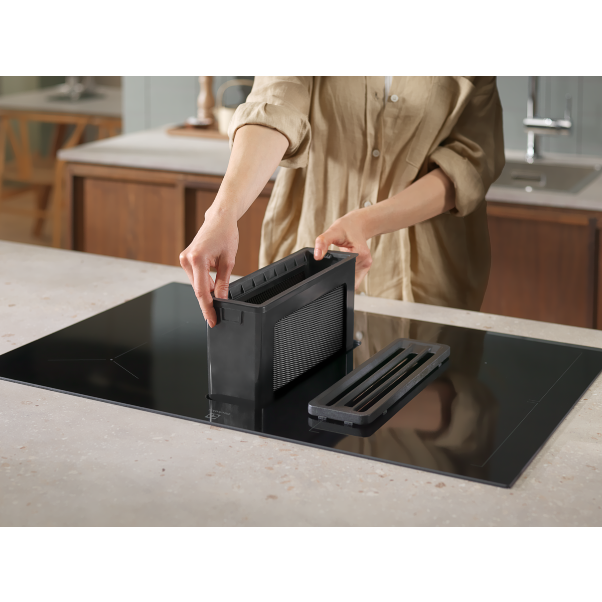 Electrolux - Plīts virsma ar nosūcēju - KCC83443