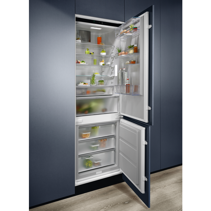 Electrolux - Iebūvējams ledusskapis ar saldētavu - ENP7TD75S