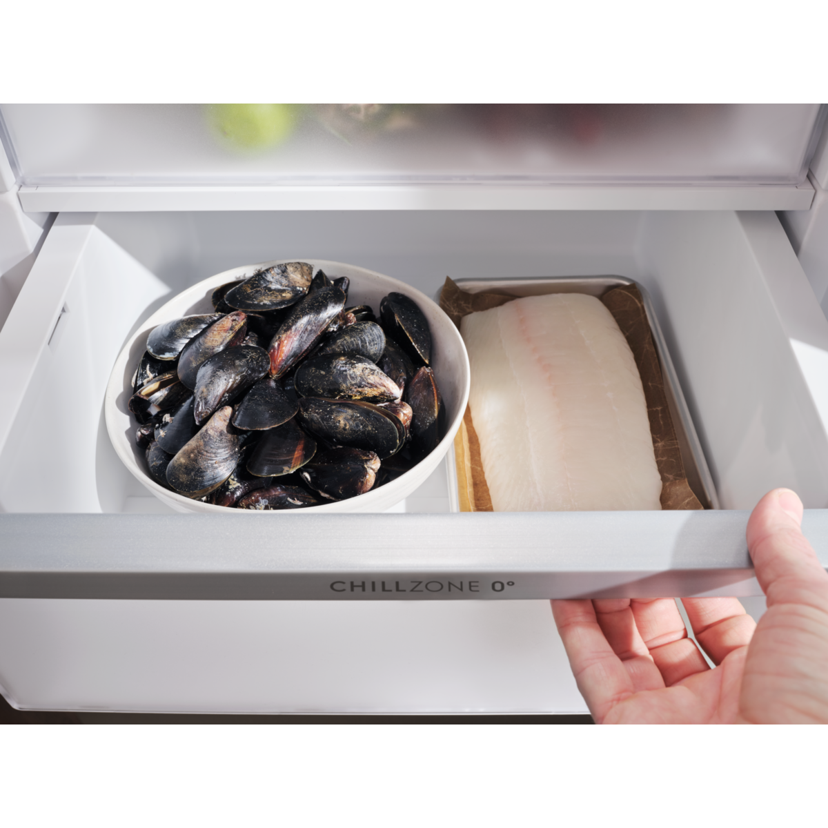 Electrolux - Brīvstāvošs ledusskapis ar saldētavu - ELT9VE52M0