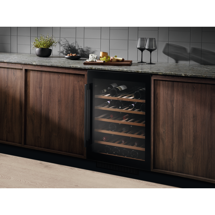 Electrolux - Vīna dzesētājs - EWUS052B5B
