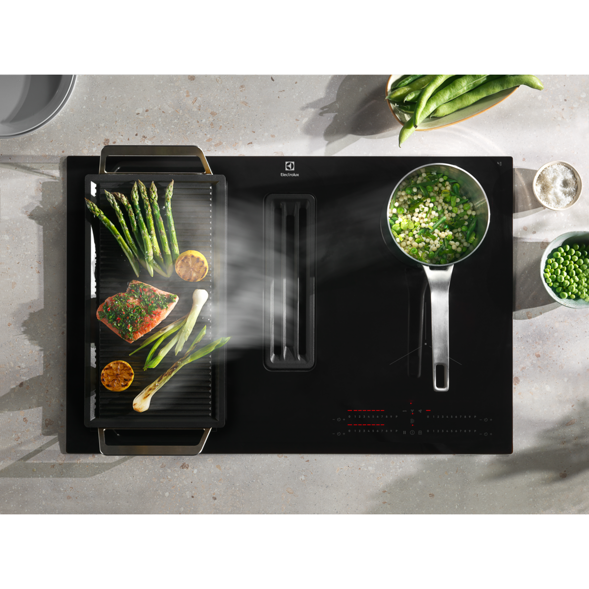 Electrolux - Plīts virsma ar nosūcēju - KCC83443