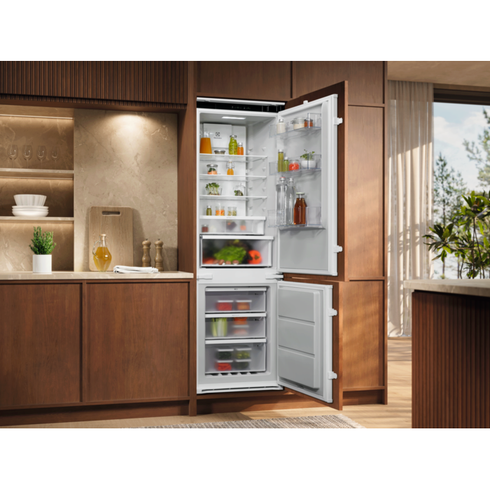Electrolux - Iebūvējams ledusskapis ar saldētavu - E6MNTE18S