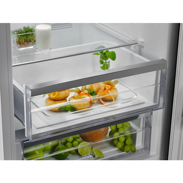 Electrolux - Brīvstāvošs ledusskapis ar saldētavu - LNT7ME36X3