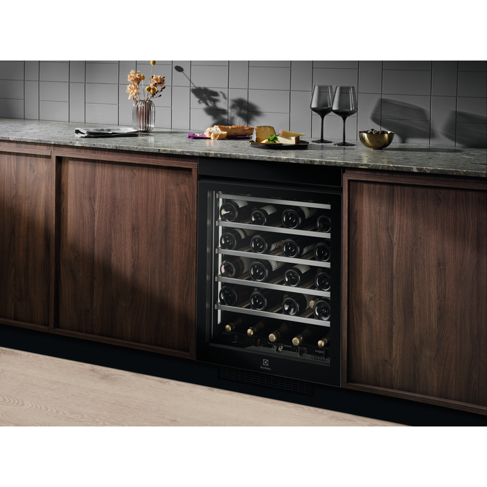 Electrolux - Vīna dzesētājs - EWUS040B8B