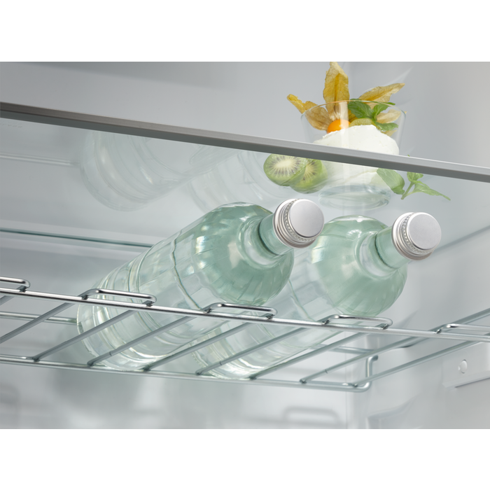 Electrolux - Iebūvējams ledusskapis ar saldētavu - KNP7TE75S
