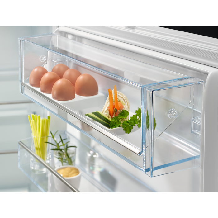 Electrolux - Iebūvējams ledusskapis ar saldētavu - ENP7TD75S