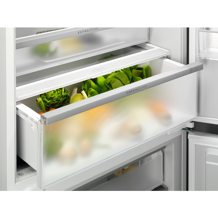 Electrolux - Iebūvējams ledusskapis ar saldētavu - ENP7TD75S