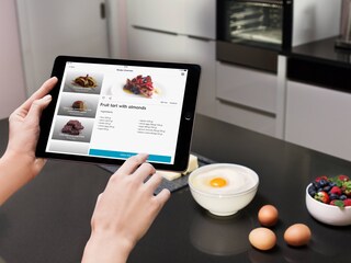 Receptes izvēlēšanās lietotnē My Electrolux, izmantojot planšetdatoru