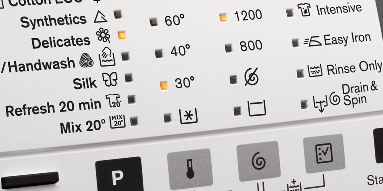 UltraCare Eco displeja panelī redzams mazgāšanas cikls aukstā ūdenī